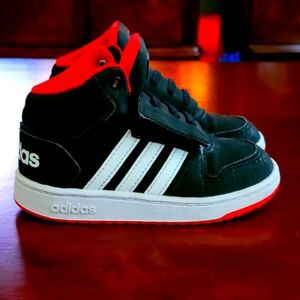 Toddler (1-4yrs) unisex adidas shoes